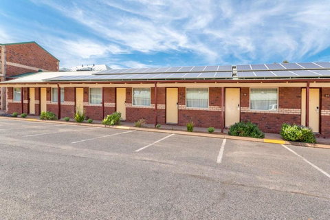 Quality Inn Railway Motel - Accommodation Newcastle 3