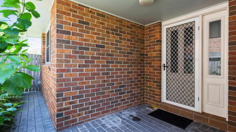 Quiet And Private Duplex - Accommodation Newcastle 1