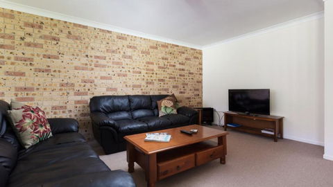 Quiet And Private Duplex - Accommodation Newcastle 3
