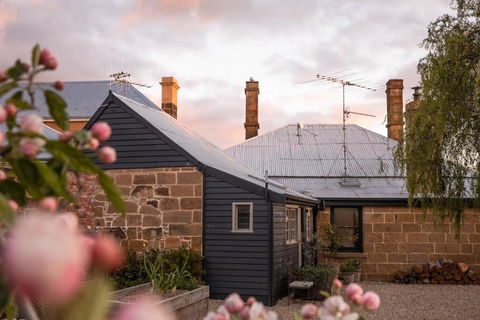 Raffah House - Accommodation Newcastle 3