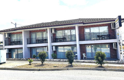 Rainbow Motel Queanbeyan - Accommodation Newcastle 2