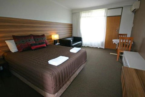 Red Cedars Motel - Accommodation Newcastle 2