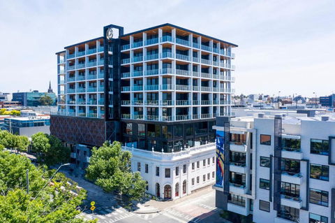 R Hotel Geelong - Accommodation Newcastle 0