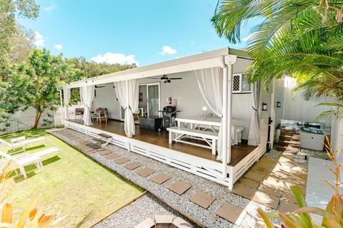 Private Outdoor Spa, Fire Pit, Cinema Room - THE COTTAGE COOLUM BEACH - Accommodation Newcastle 1