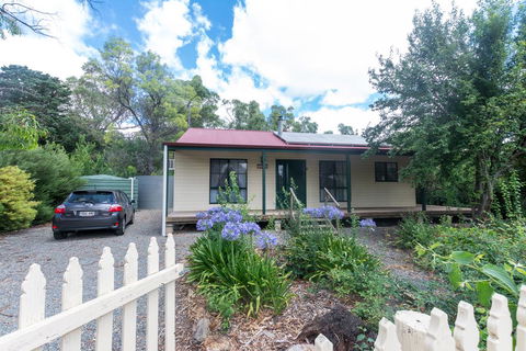 Auburn Hideaway Clare Valley - Accommodation Newcastle 0