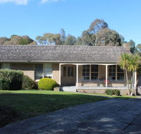 Australian Home Away  Doncaster Grange Park - Accommodation Newcastle