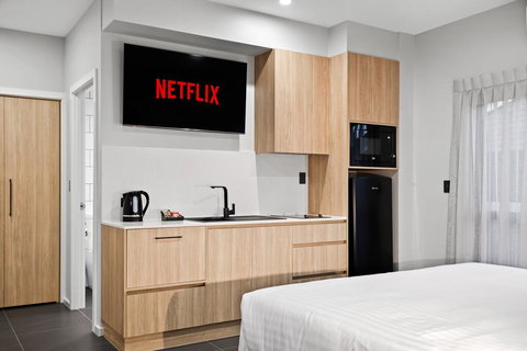 AVENUE MOTEL APARTMENTS - Accommodation Newcastle 3