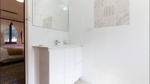 B4 Apartment Close To City, UWA, Nedlands & Swan River - Accommodation Newcastle 3