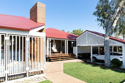 Bacchus - Accommodation Newcastle 1