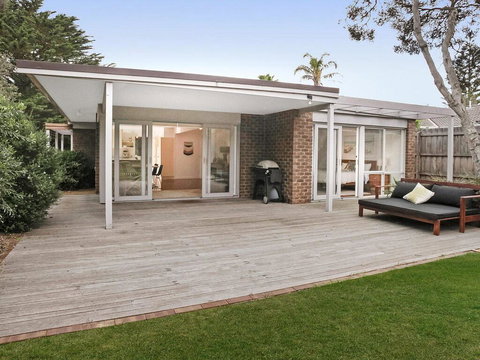 Backyard Bliss - Accommodation Newcastle 1