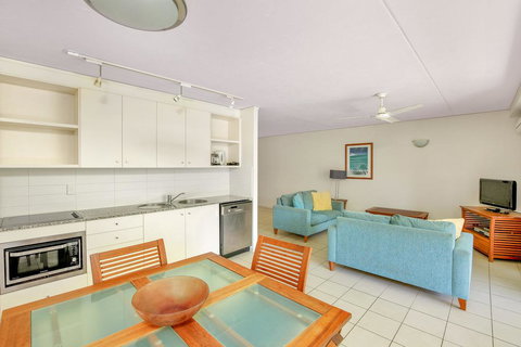 Baden 61 - Rainbow Shores, Air Conditioned Unit, Walk To Beach, Pool, Tennis Court - Accommodation Newcastle 0