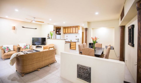 Bali Beach Villa - Port Douglas - Accommodation Newcastle 2