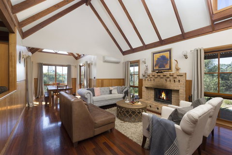 Ballaview - Accommodation Newcastle 3