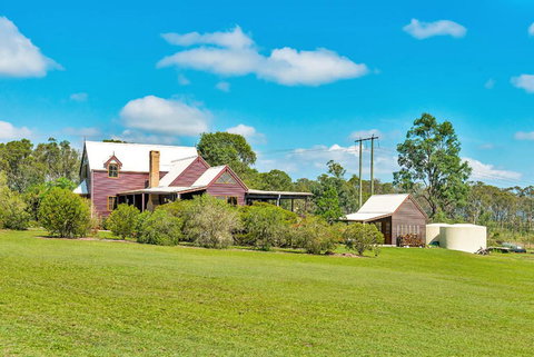 Ballaview - Accommodation Newcastle 2