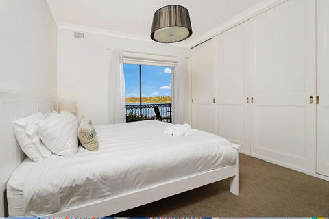 Balmoral Driftwood 2 - With Views! - Accommodation Newcastle 1