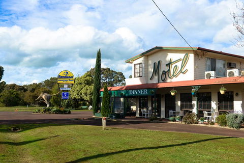 Bandicoot Motor Inn Hamilton - Accommodation Newcastle 0