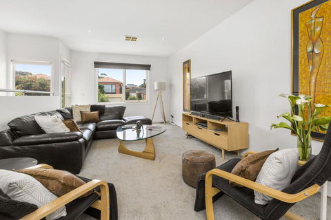 BANGALOW - MORNINGTON - Accommodation Newcastle 3