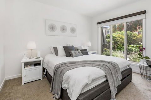 BANGALOW - MORNINGTON - Accommodation Newcastle 2