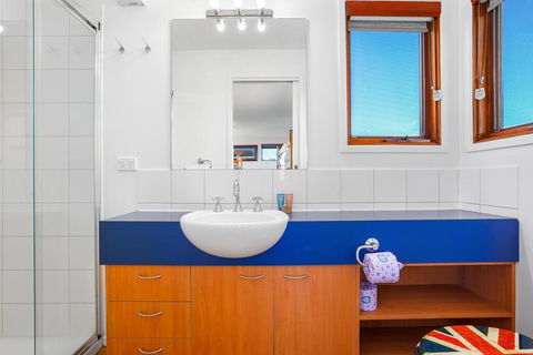 Barcoo - Accommodation Newcastle 1