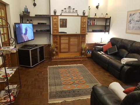 Barossa Glen - Henri's Cottage - Bed & Breakfast - Accommodation Newcastle 1