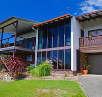 Barrels Beach House 28 Dulconghi Street - Accommodation Newcastle