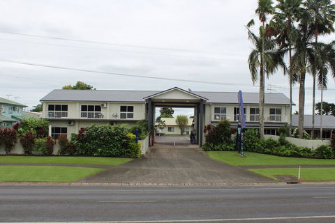 Barrier Reef Motel Innisfail - Accommodation Newcastle 1