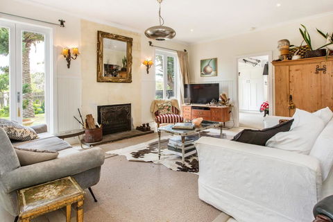 BARRIMA - SOMERS BEACH - Accommodation Newcastle 2