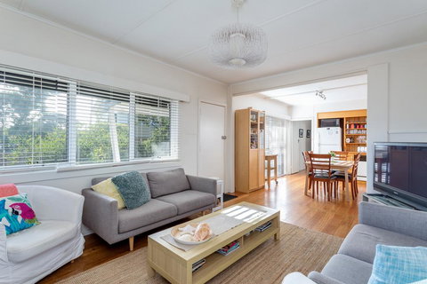 Bay Cottage - Accommodation Newcastle 3