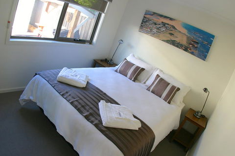 Bay Of Islands Apartments - Accommodation Newcastle 2
