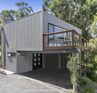 Bay Views Lorne - Accommodation Newcastle