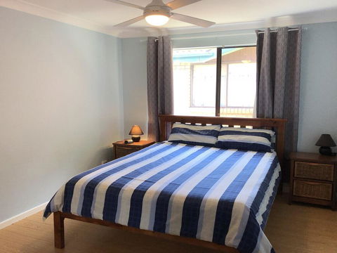 Baydream' 13 Pirralea Parade - Pet Friendly, Aircon, Boat Parking - Accommodation Newcastle 3