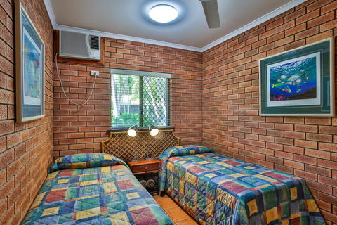 Bayside Holiday Apartments - Accommodation Newcastle 2