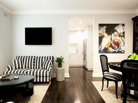 BAYSIDE RETREAT-hosted By:L'Abode Accommodation - Accommodation Newcastle 0