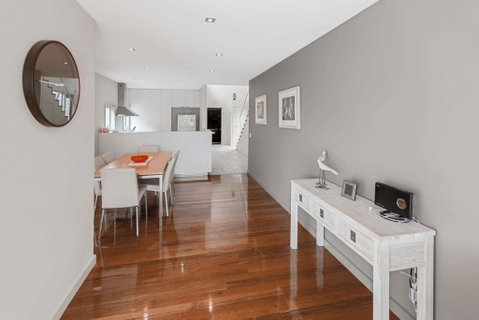 Beach 2 - Waterfront Villa And Beach - Accommodation Newcastle 3