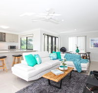 Beach Breeze Holiday House - Accommodation Newcastle