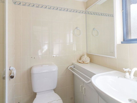 Beach Front Bliss - Accommodation Newcastle 2