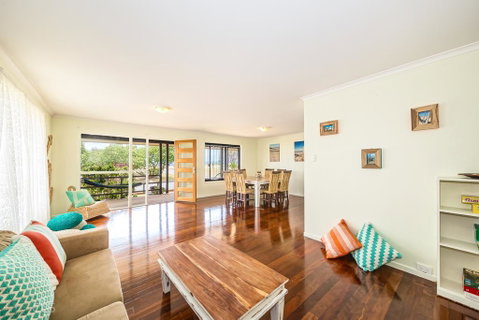Beachfront At Bribie - Accommodation Newcastle 0