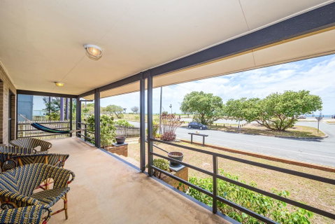 Beachfront At Bribie - Accommodation Newcastle 2