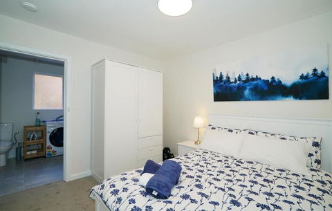 Rivervale Cosy Stunner Sleeps 2 - Accommodation Newcastle 2
