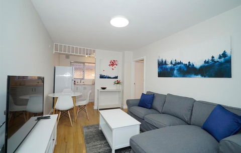 Rivervale Cosy Stunner Sleeps 2 - Accommodation Newcastle 0