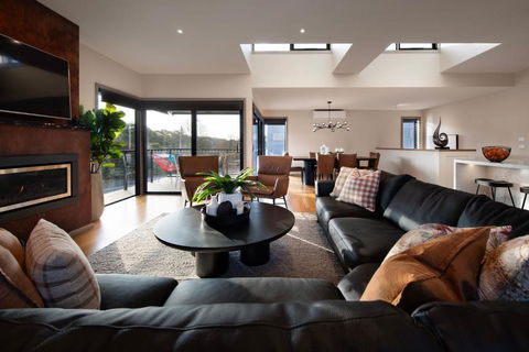 Retreat Lake Daylesford - Free Wifi - Accommodation Newcastle 2