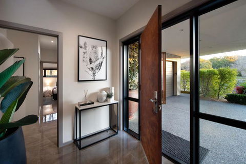 Retreat Lake Daylesford - Free Wifi - Accommodation Newcastle 1
