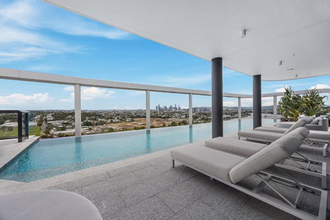 Rivello Apartments - Free Secure Car Park, 6km To City, Ferry Terminal, Eat Street, Rooftop Pool, Sauna, Portside Dinning - Accommodation Newcastle 1