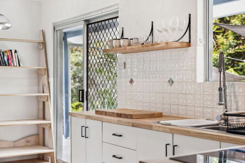 Red Rock Rest - Accommodation Newcastle 0