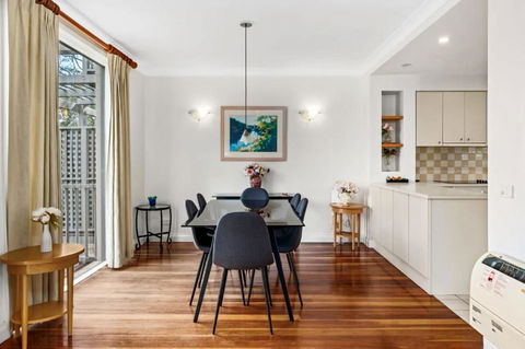 Refreshing Valley Escape - Accommodation Newcastle 2