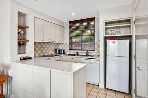 Refreshing Valley Escape - Accommodation Newcastle 3