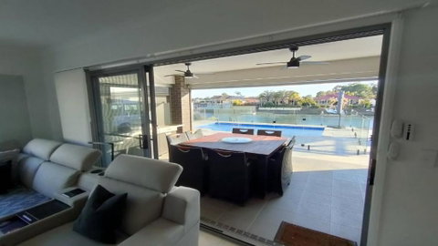 Relax Poolside By The Canal - Accommodation Newcastle 0
