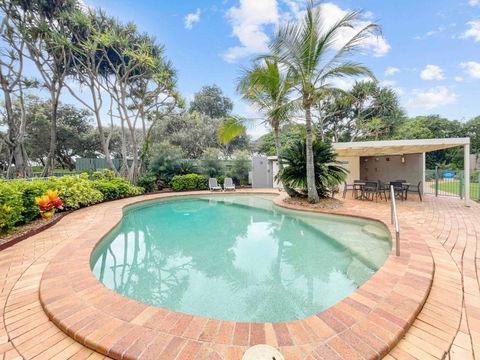 Relaxing Ocean View Apartment In Buddina - Accommodation Newcastle 3