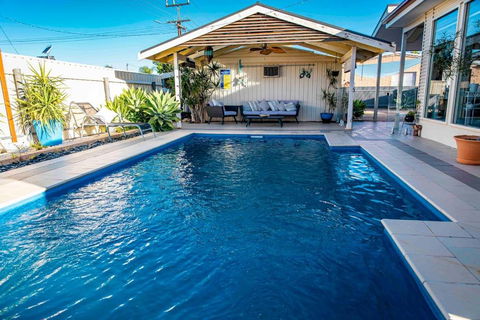 Resort On Morgan With Beautiful Private Pool, Pet Friendly - Accommodation Newcastle 0