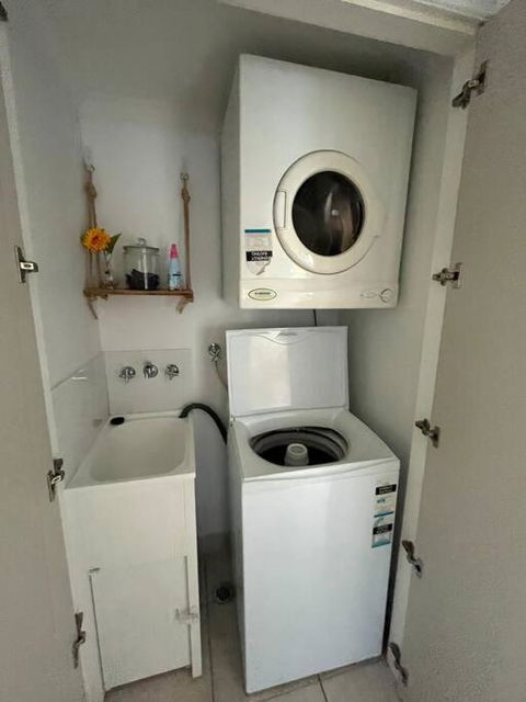 Resort Style Holiday Unit - Accommodation Newcastle 1